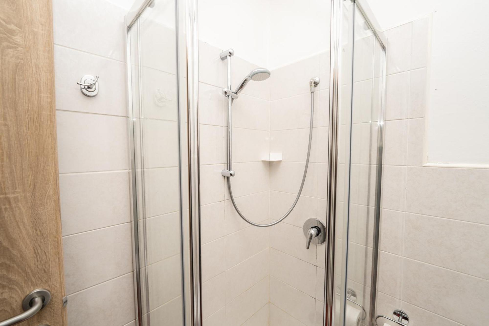 Central Room 128L パレルモ エクステリア 写真